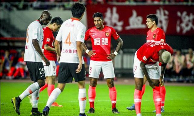 万博体育下载-升班马波鸿爆冷擒狼堡，日本新星连场破门  